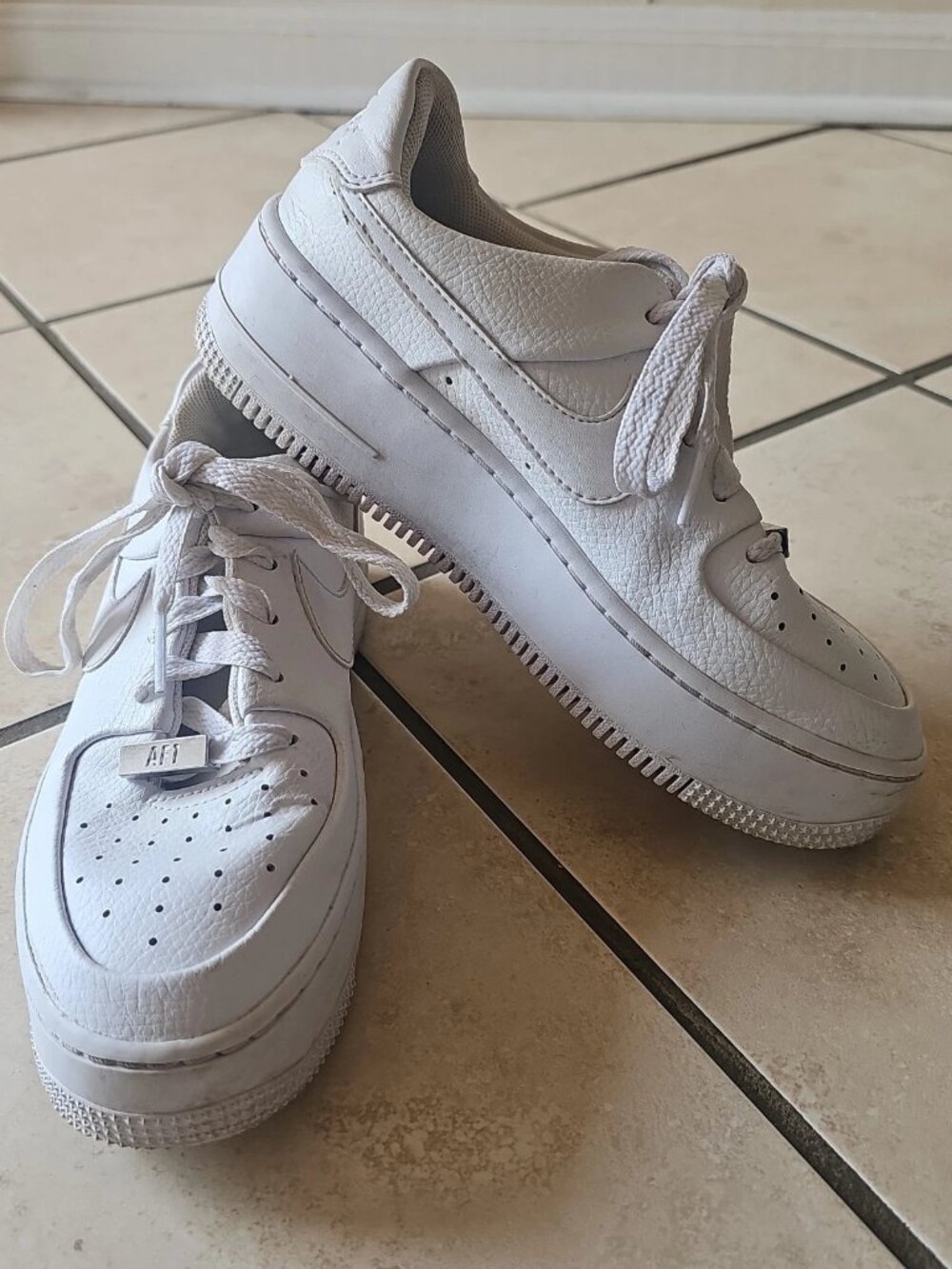 Women's Nike Air Force 1 Sage Low Tripple White Sneaker-Size: 5.5